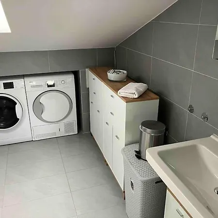 Traumwohnung Mit Grosser Dachterasse モーフェルデン・ヴァルドルフ