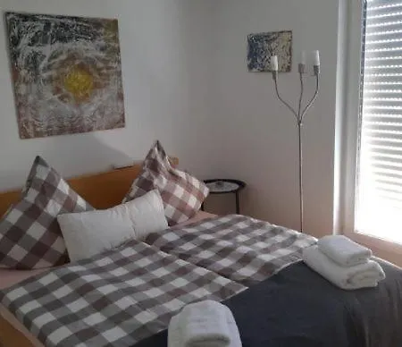 アパート Traumwohnung Mit Grosser Dachterasse モーフェルデン・ヴァルドルフ